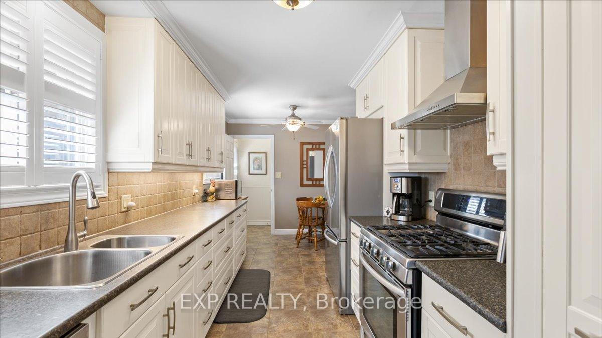 Photo 5 of 1452 Oneida Court, Oshawa, Samac — HOMEH