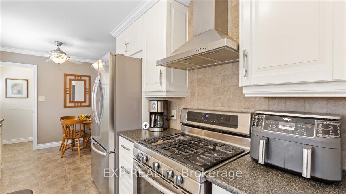 Photo 7 of 1452 Oneida Court, Oshawa, Samac — HOMEH
