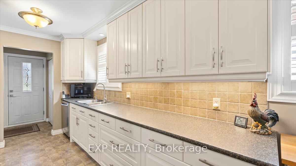 Photo 10 of 1452 Oneida Court, Oshawa, Samac — HOMEH