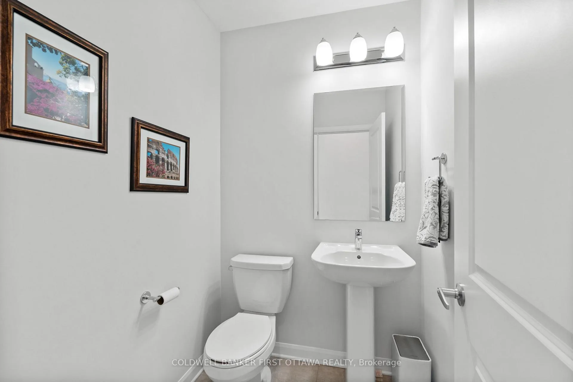 Photo 8 of 522 Anchor Circle, Ottawa, Mahogany Community — HOMEH