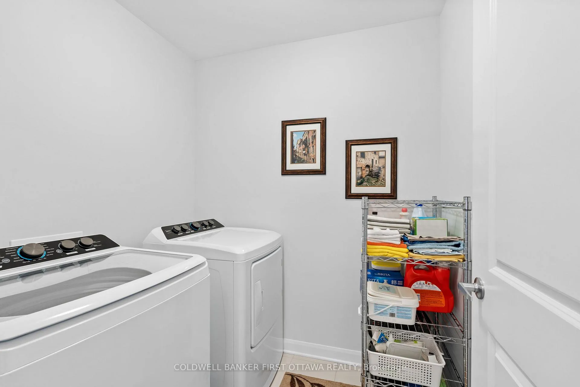 Photo 33 of 522 Anchor Circle, Ottawa, Mahogany Community — HOMEH
