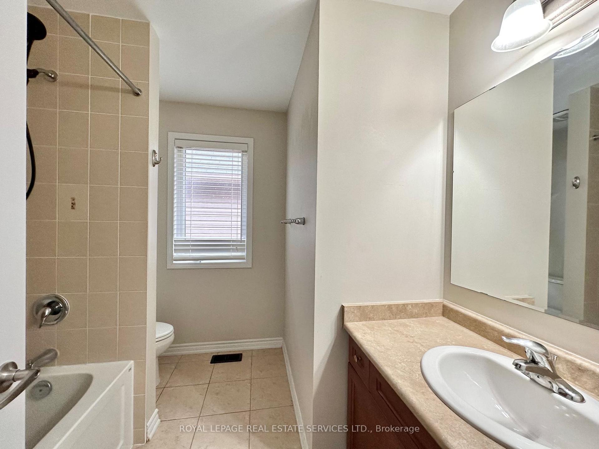 Photo 7 of 945 Asleton Boulevard, Milton, Willmott — HOMEH