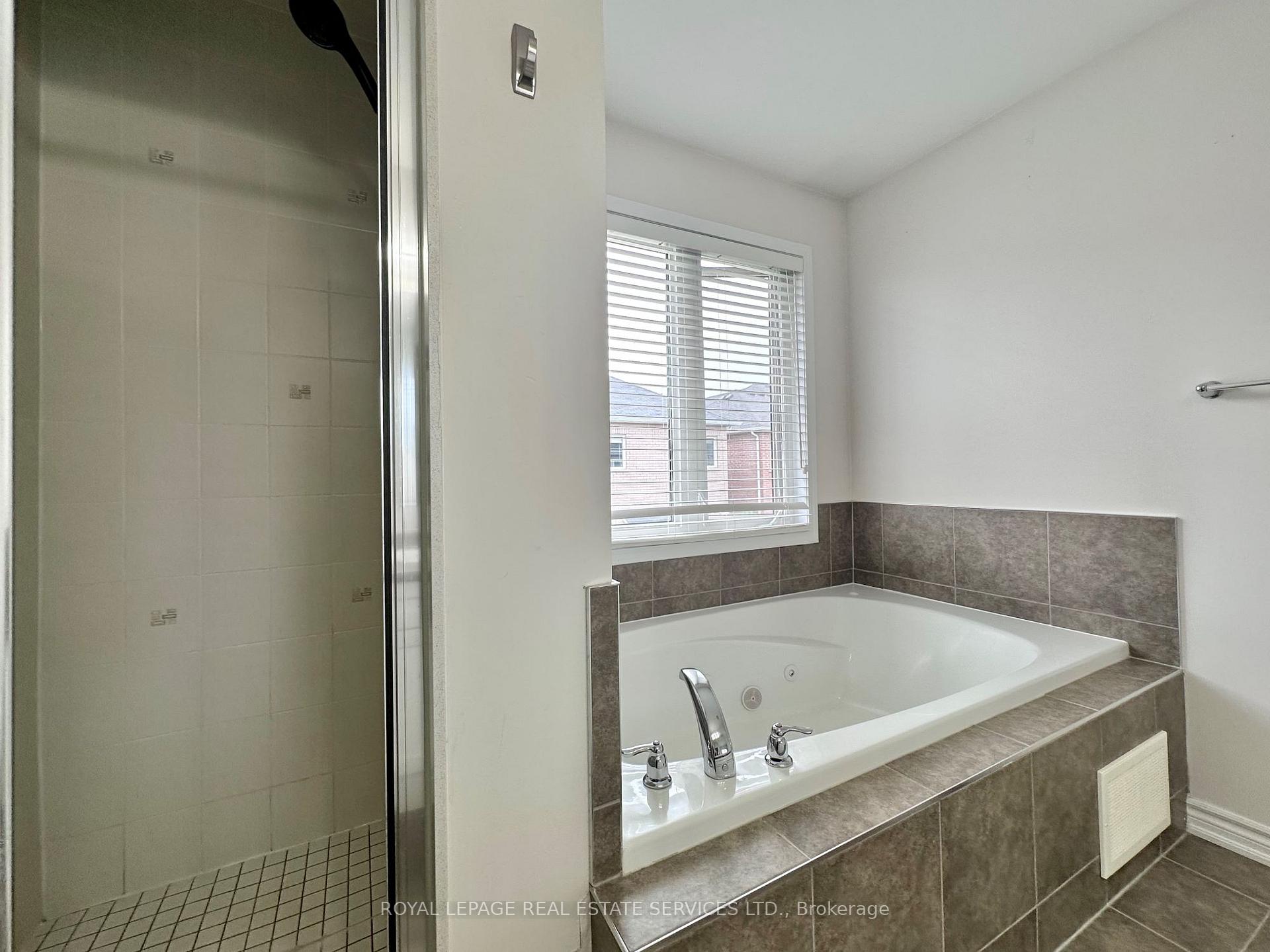 Photo 17 of 945 Asleton Boulevard, Milton, Willmott — HOMEH