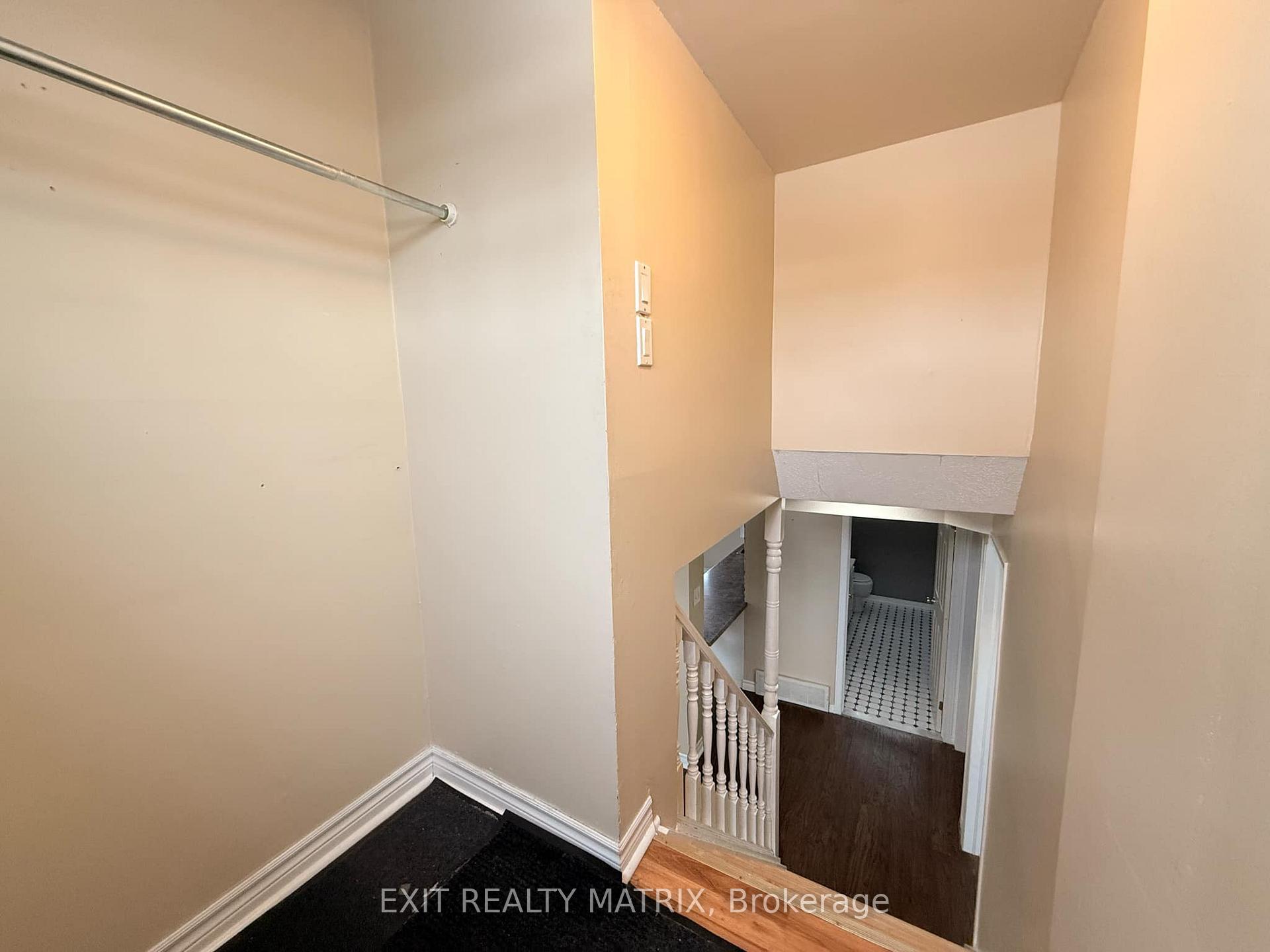 Photo 3 of Unit B, 325 Amiens Street, Ottawa, Bilberry Creek/Queenswood Heights — HOMEH