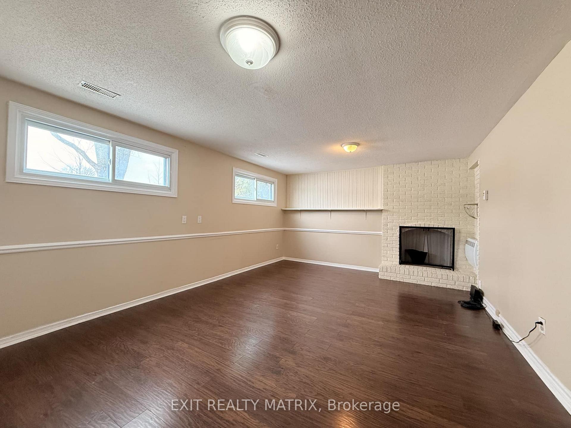 Photo 4 of Unit B, 325 Amiens Street, Ottawa, Bilberry Creek/Queenswood Heights — HOMEH