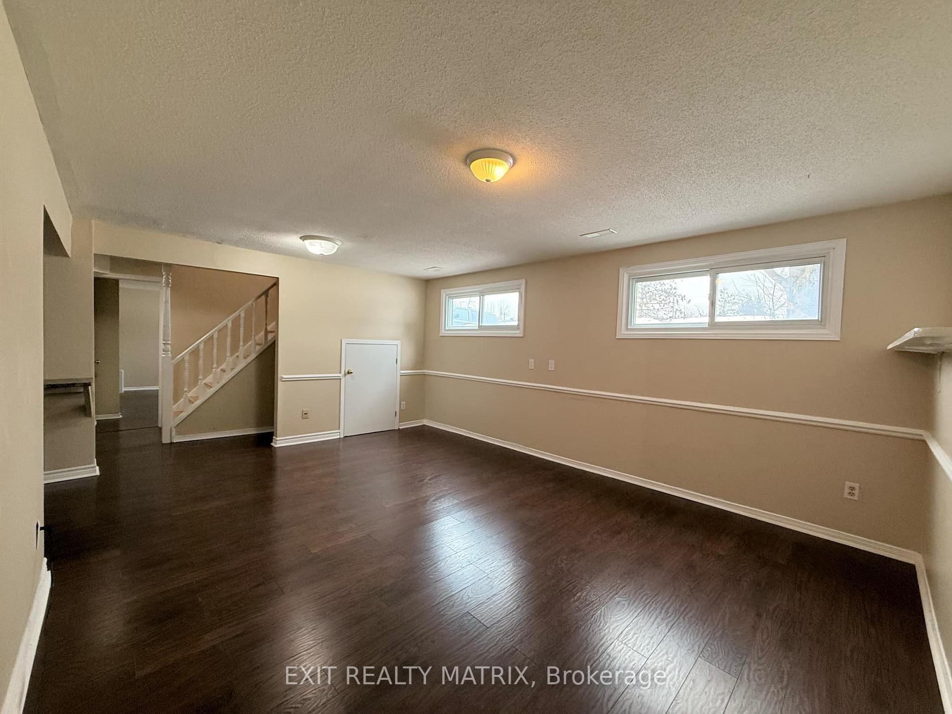Photo 5 of Unit B, 325 Amiens Street, Ottawa, Bilberry Creek/Queenswood Heights — HOMEH