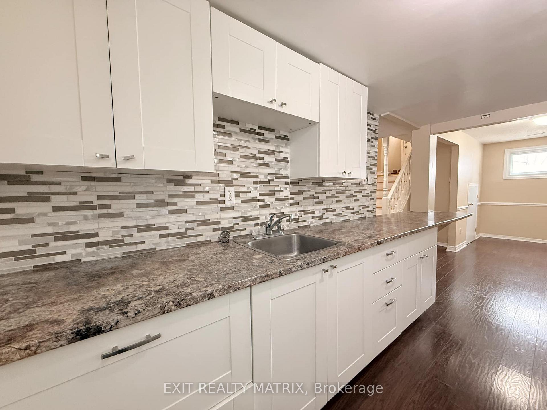 Photo 8 of Unit B, 325 Amiens Street, Ottawa, Bilberry Creek/Queenswood Heights — HOMEH