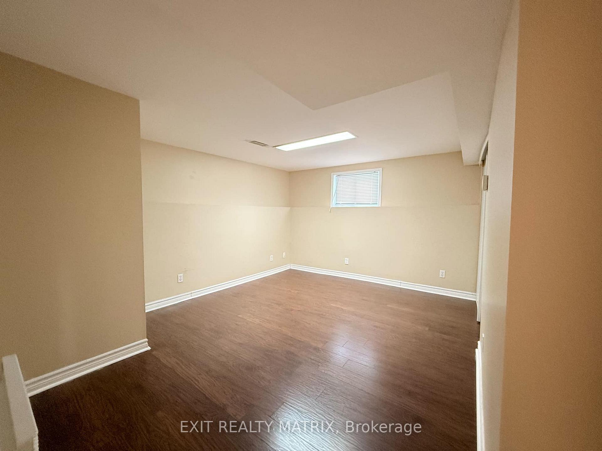 Photo 11 of Unit B, 325 Amiens Street, Ottawa, Bilberry Creek/Queenswood Heights — HOMEH