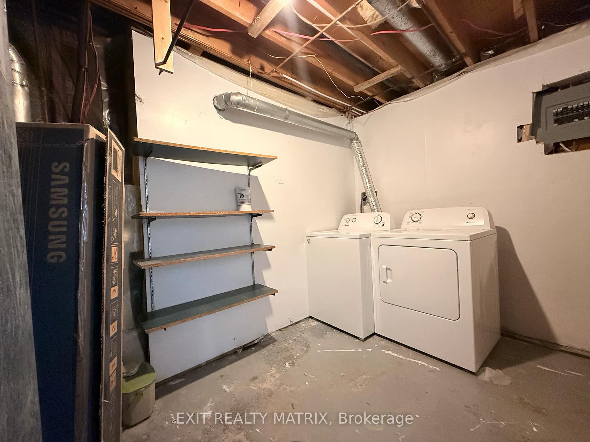 Photo 15 of Unit B, 325 Amiens Street, Ottawa, Bilberry Creek/Queenswood Heights — HOMEH