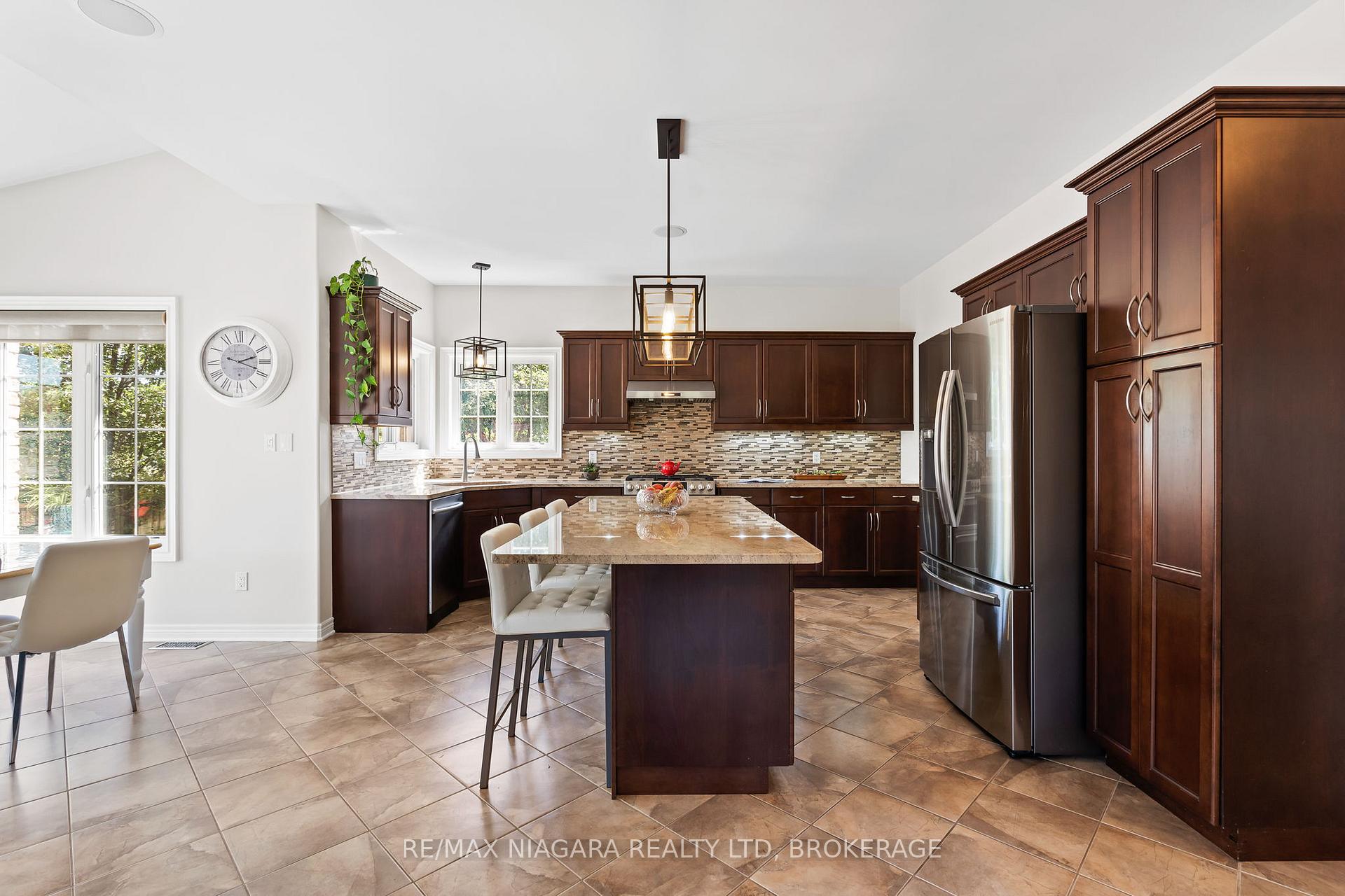 Photo 10 of 37 Buckley Terrace, Pelham, Fonthill — HOMEH