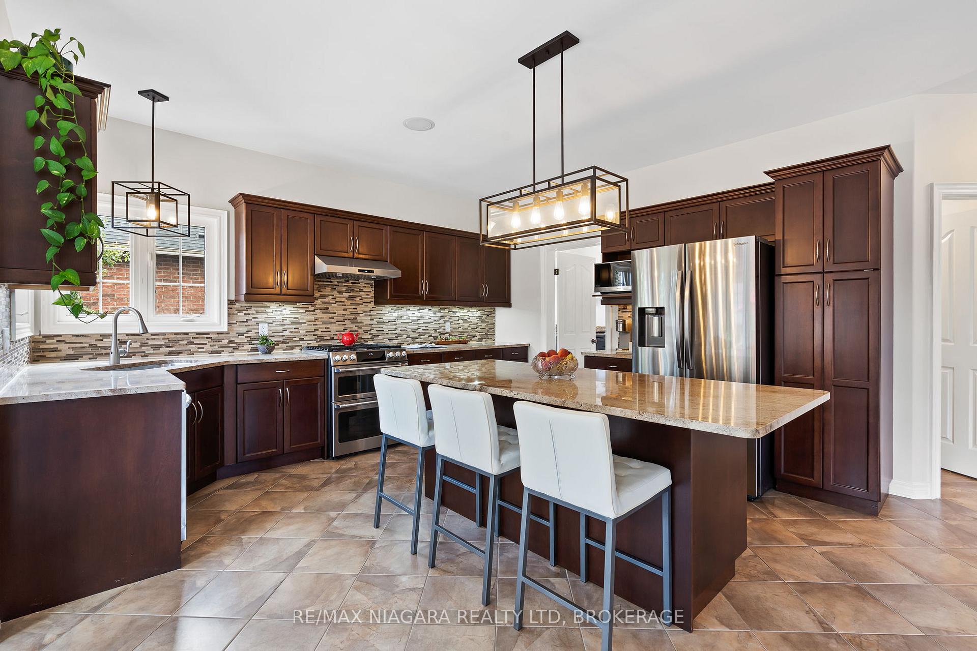 Photo 11 of 37 Buckley Terrace, Pelham, Fonthill — HOMEH