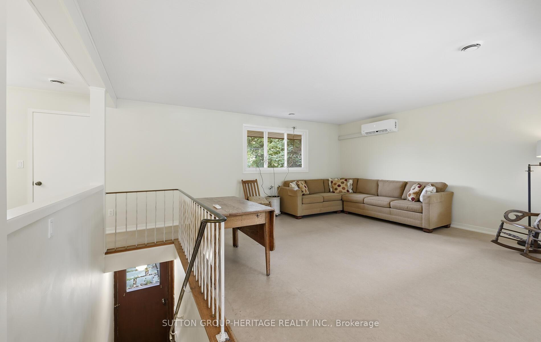 Photo 4 of 253 Fairlawn Court, Oshawa, McLaughlin — HOMEH