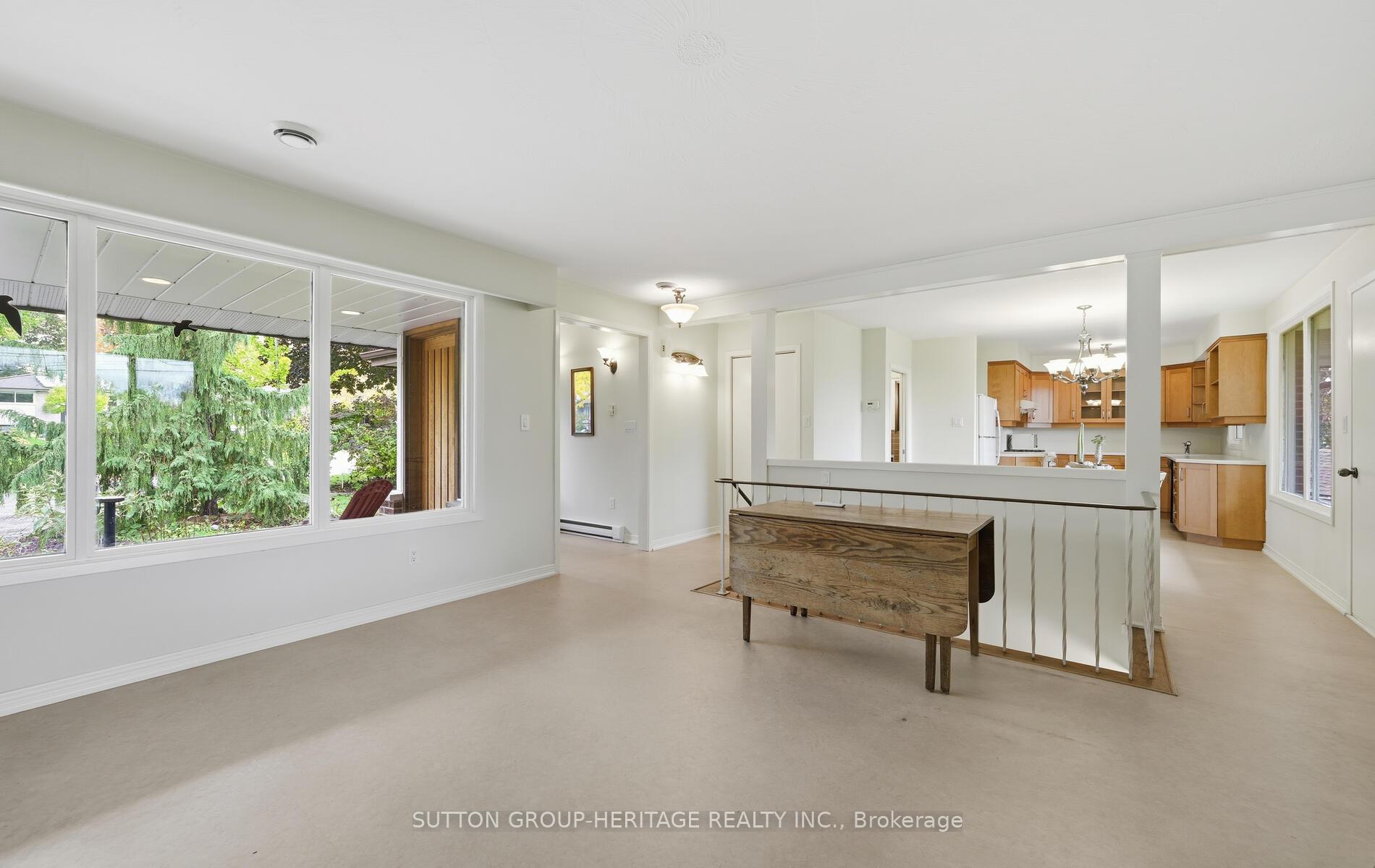 Photo 7 of 253 Fairlawn Court, Oshawa, McLaughlin — HOMEH