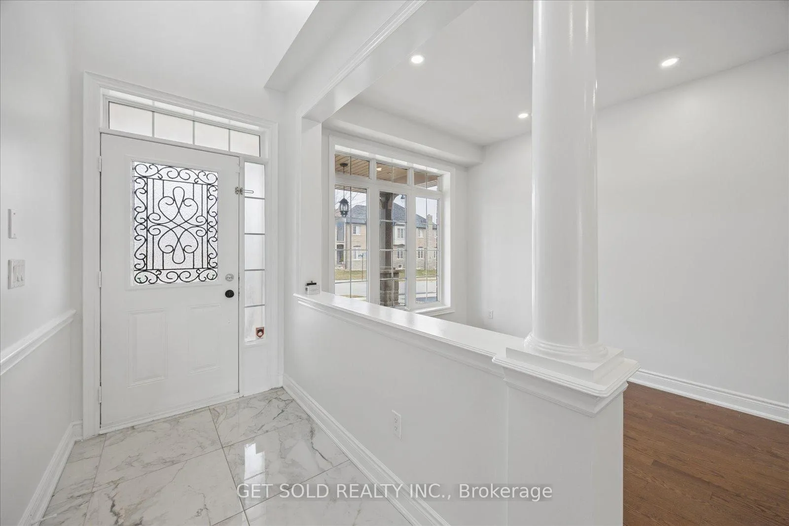 Photo 2 of 11 Maybeck Drive, Brampton, Credit Valley — HOMEH
