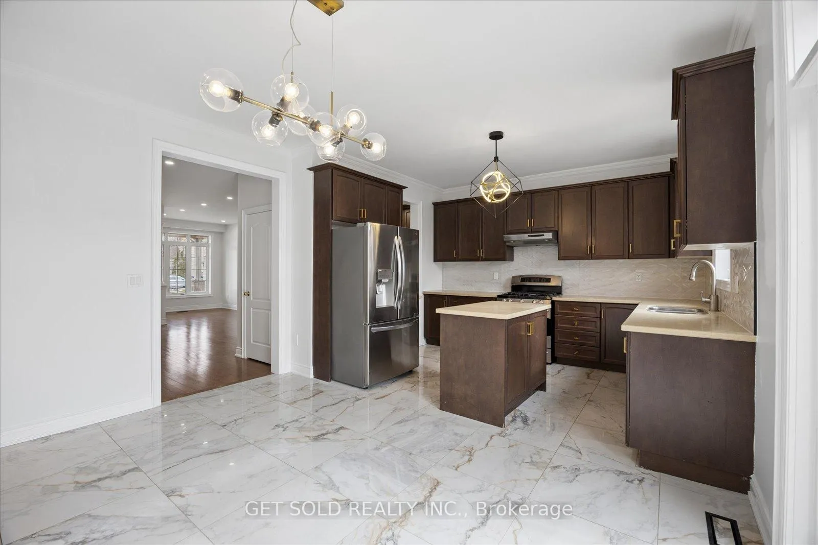 Photo 7 of 11 Maybeck Drive, Brampton, Credit Valley — HOMEH