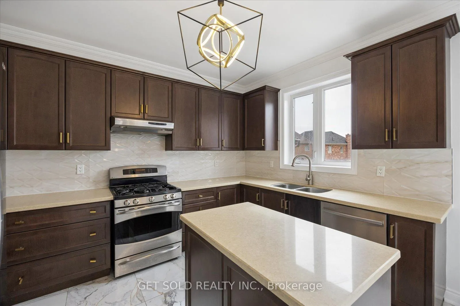 Photo 9 of 11 Maybeck Drive, Brampton, Credit Valley — HOMEH