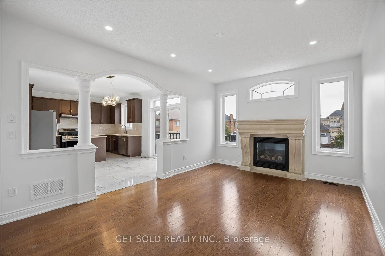 Photo 14 of 11 Maybeck Drive, Brampton, Credit Valley — HOMEH