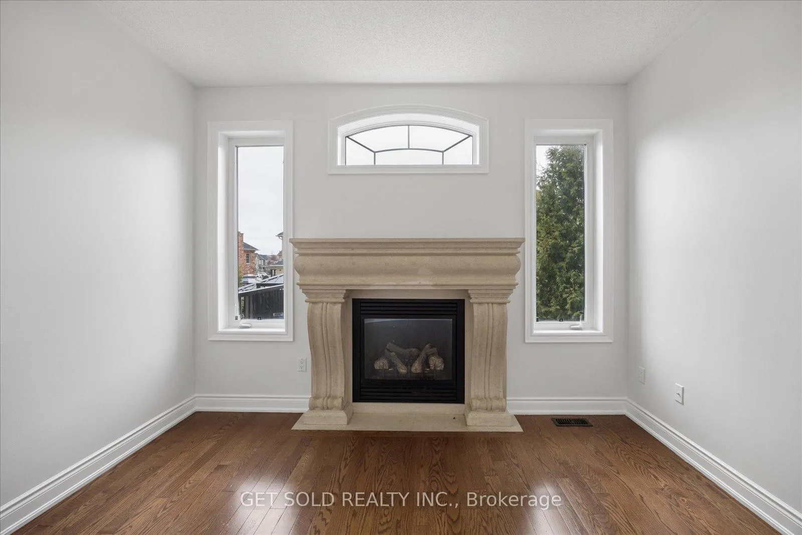 Photo 15 of 11 Maybeck Drive, Brampton, Credit Valley — HOMEH