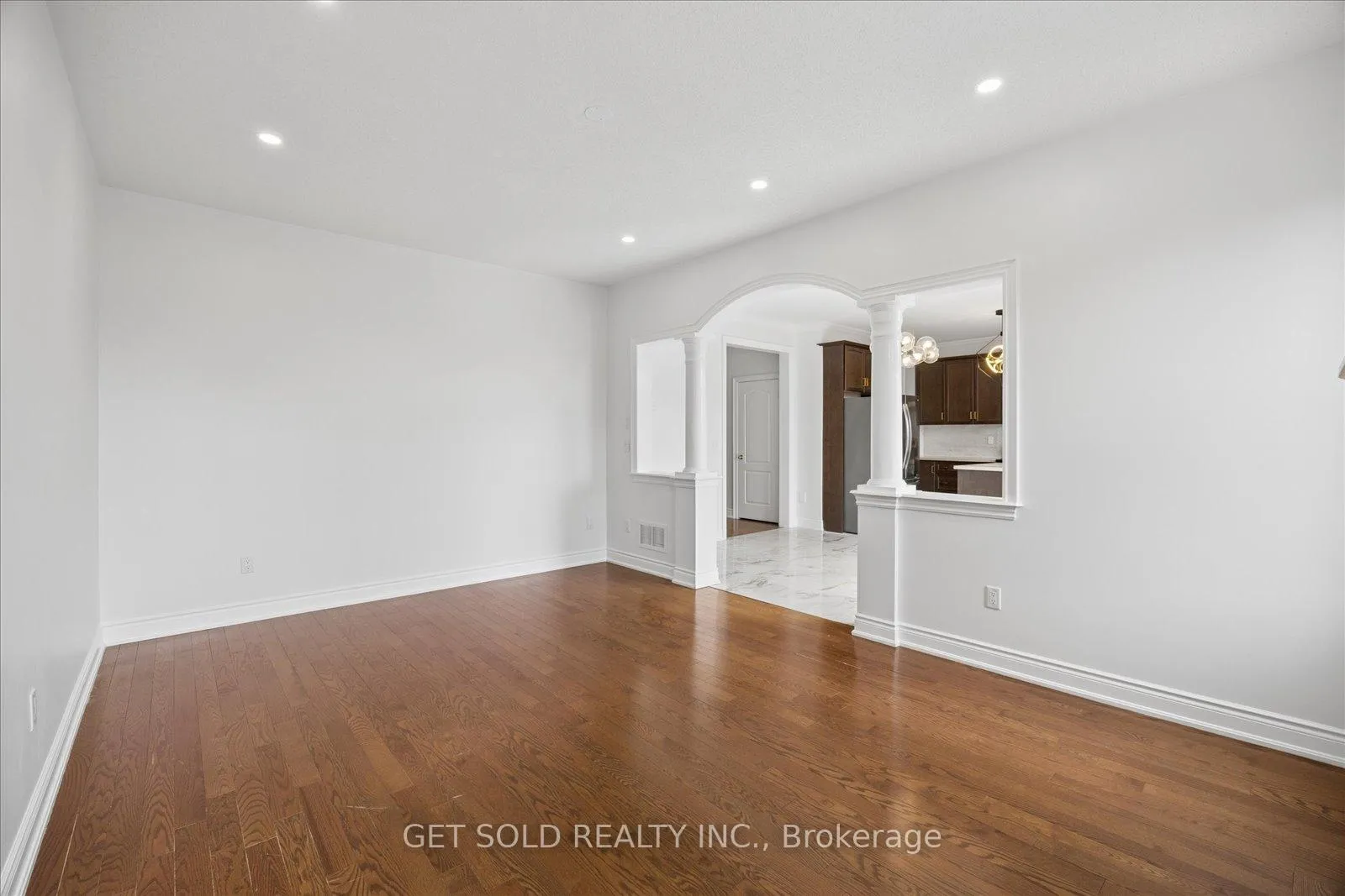 Photo 17 of 11 Maybeck Drive, Brampton, Credit Valley — HOMEH