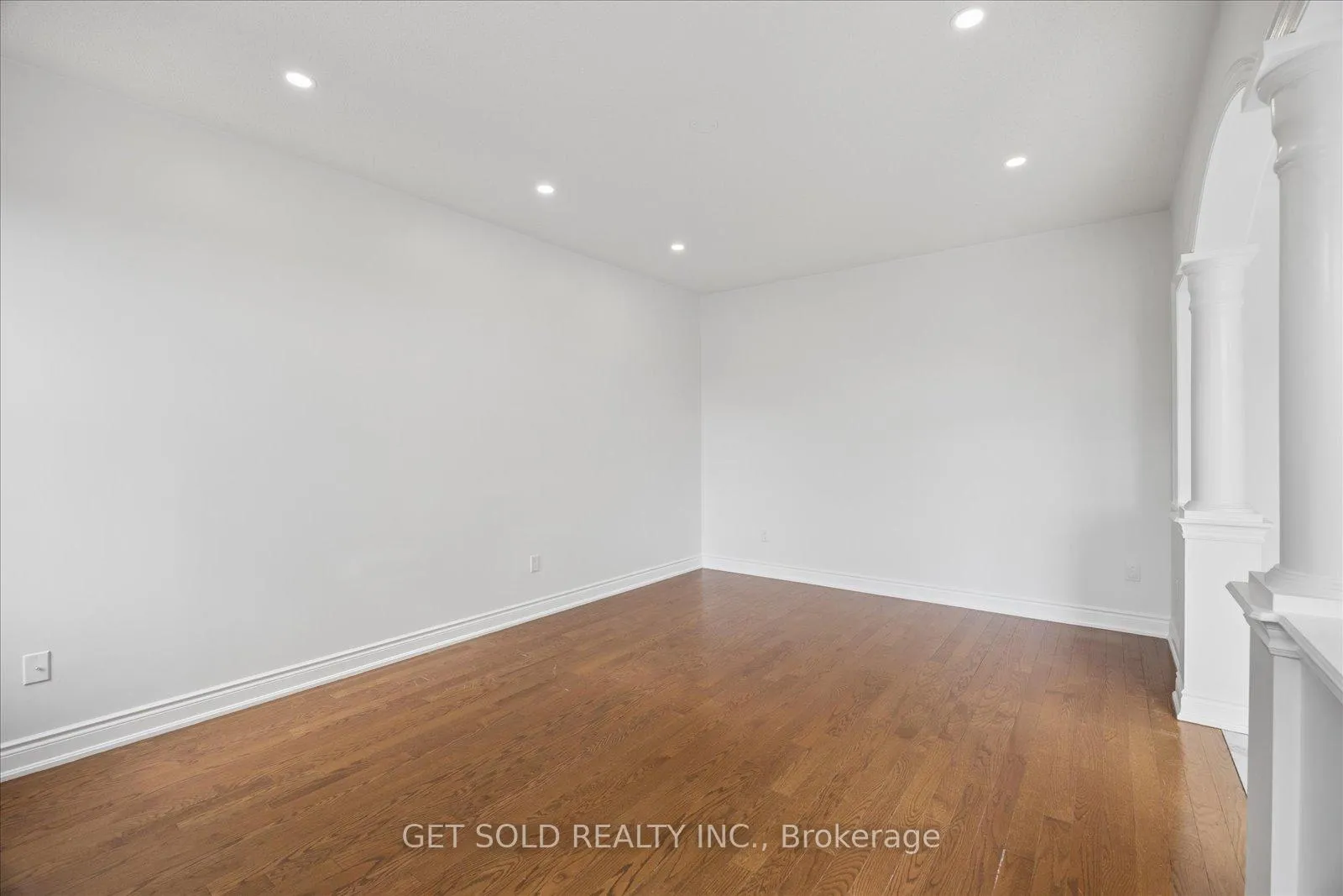 Photo 18 of 11 Maybeck Drive, Brampton, Credit Valley — HOMEH
