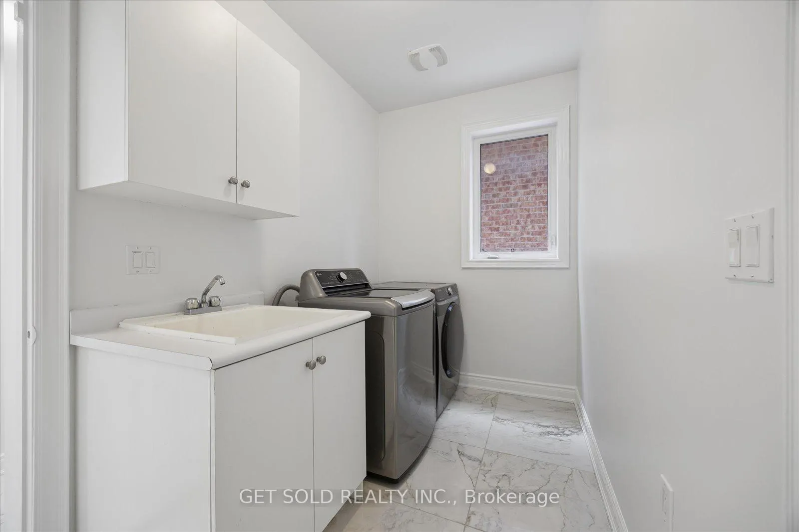 Photo 22 of 11 Maybeck Drive, Brampton, Credit Valley — HOMEH