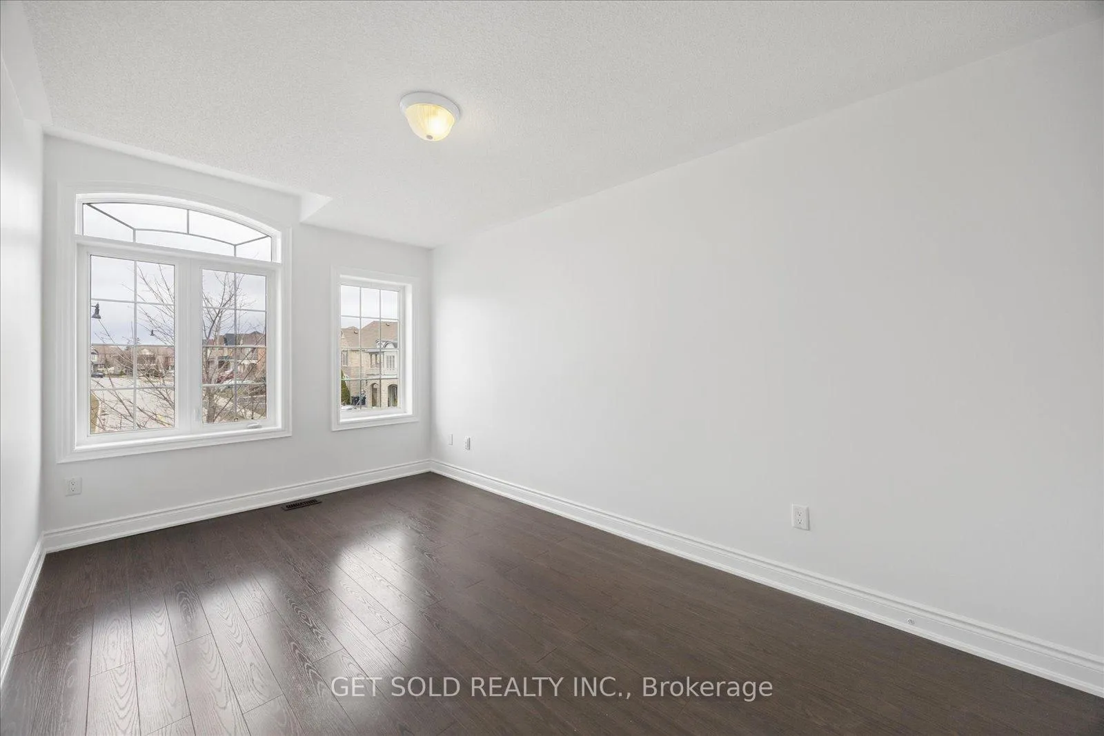 Photo 31 of 11 Maybeck Drive, Brampton, Credit Valley — HOMEH
