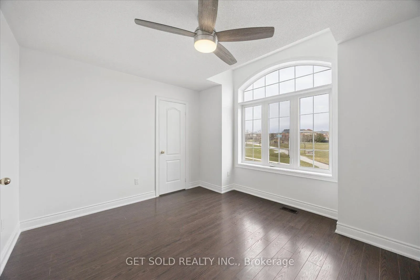 Photo 33 of 11 Maybeck Drive, Brampton, Credit Valley — HOMEH