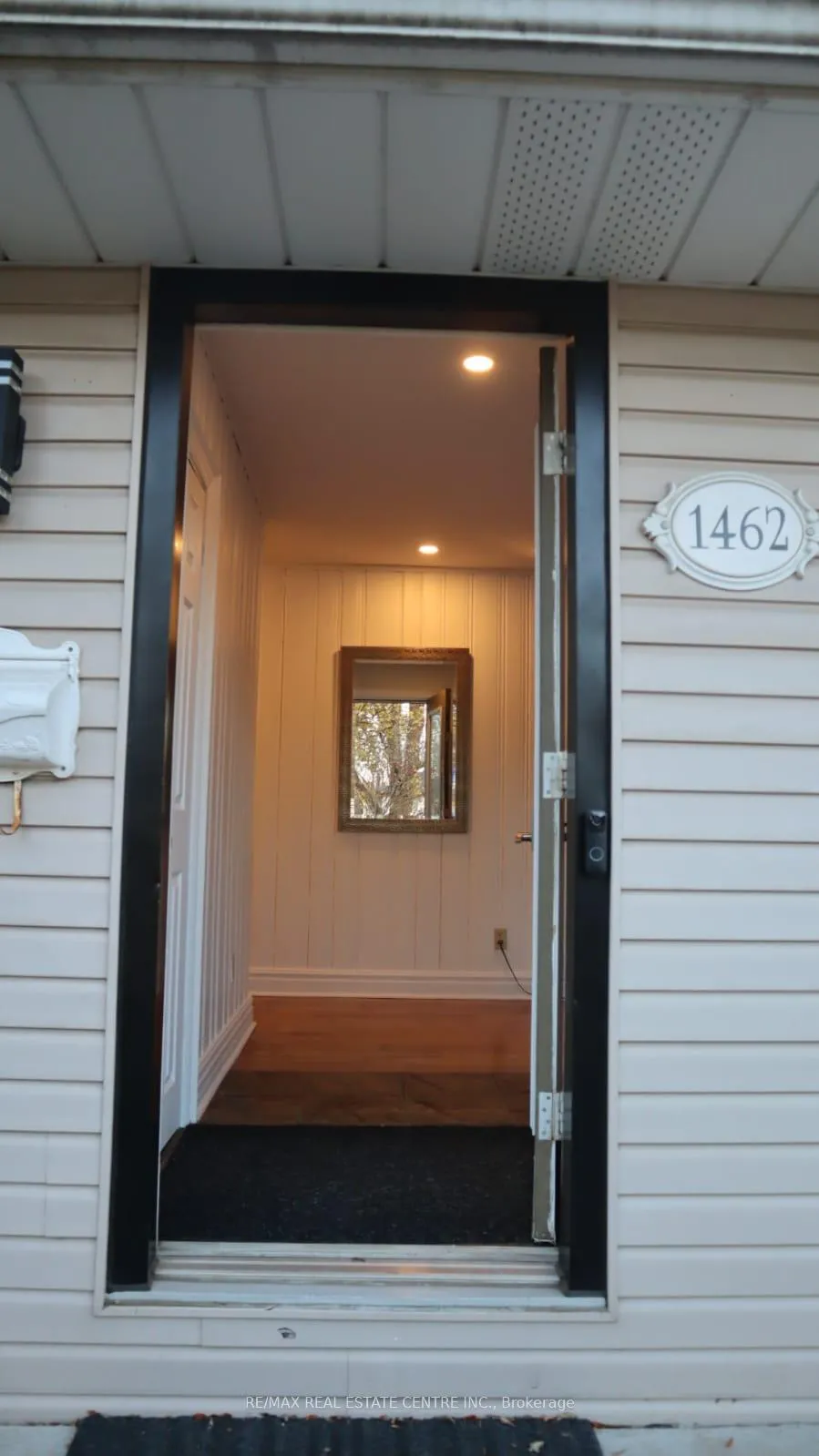Photo 2 of 1462 Sixth Line, Oakville, College Park — HOMEH