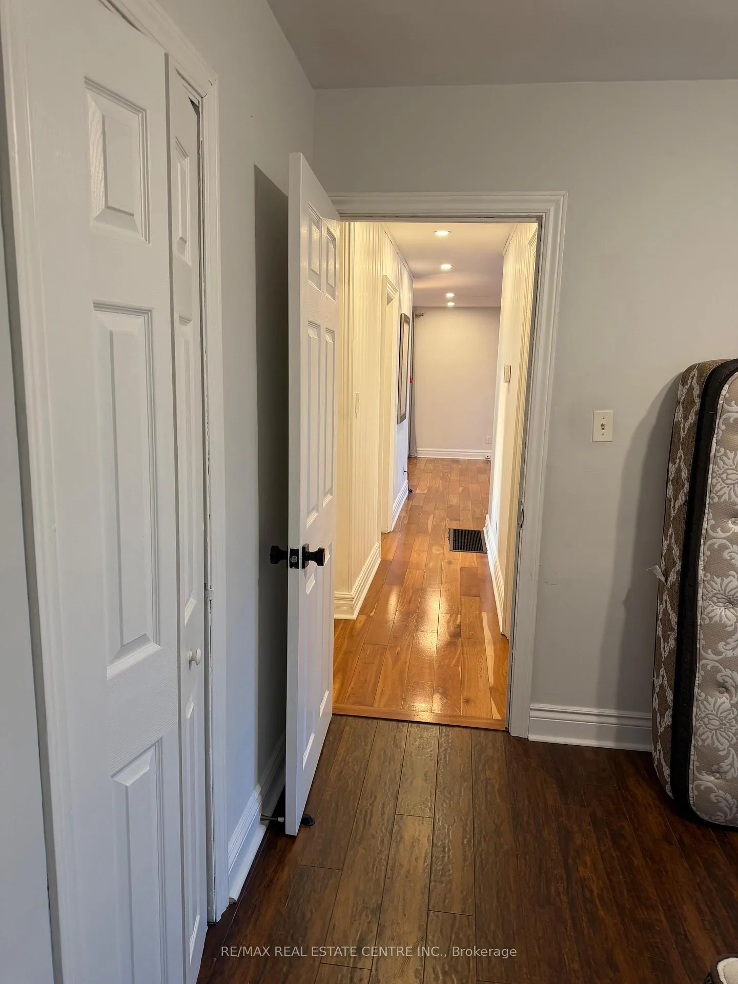 Photo 4 of 1462 Sixth Line, Oakville, College Park — HOMEH