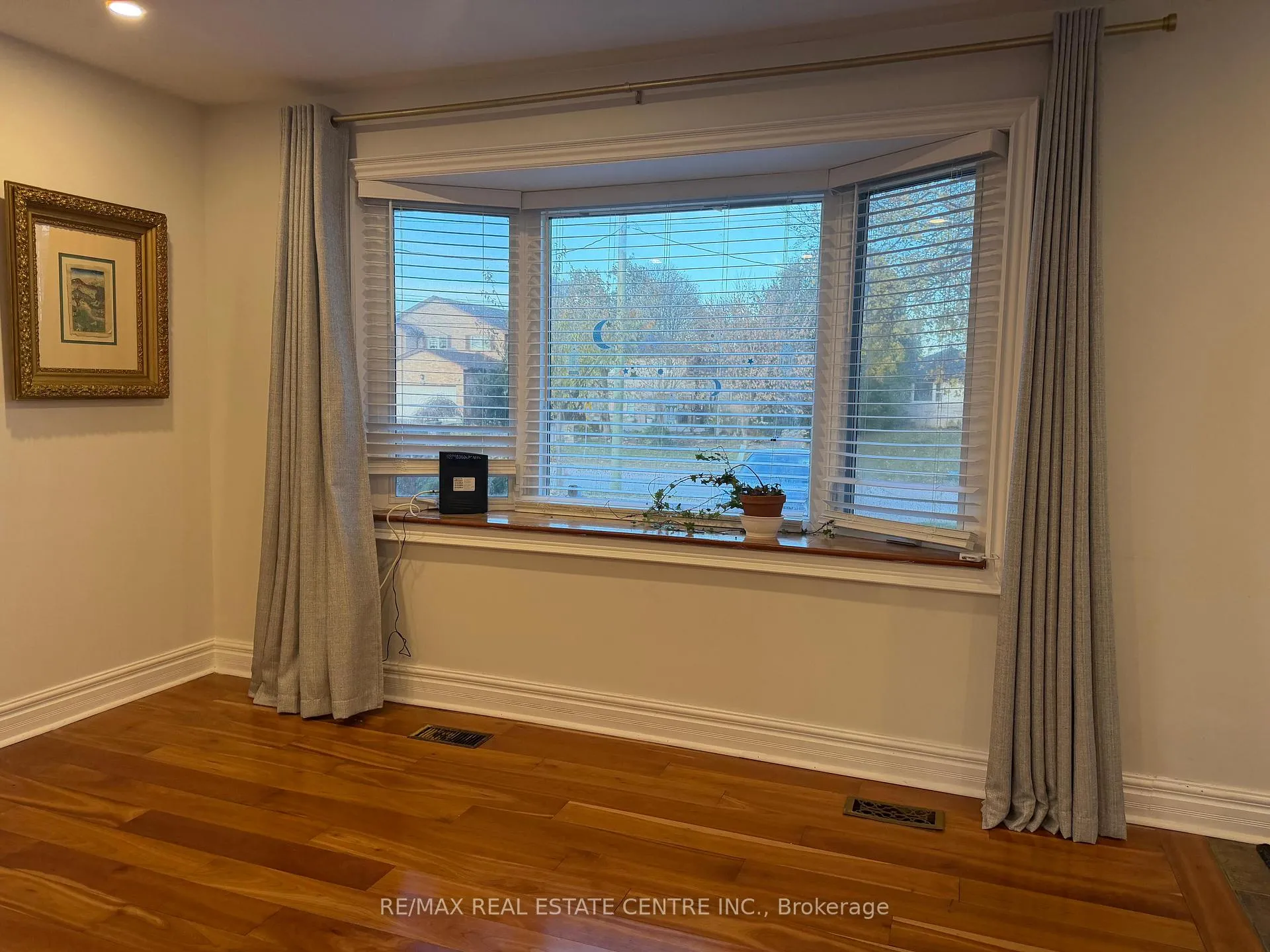 Photo 8 of 1462 Sixth Line, Oakville, College Park — HOMEH