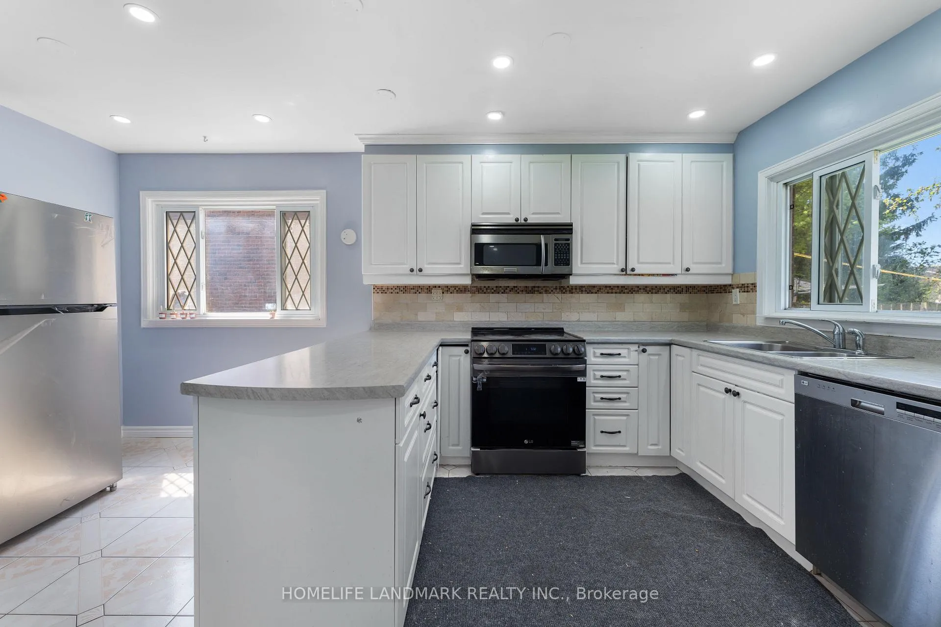 Photo 9 of 1416 Somerville Street, Oshawa, Samac — HOMEH