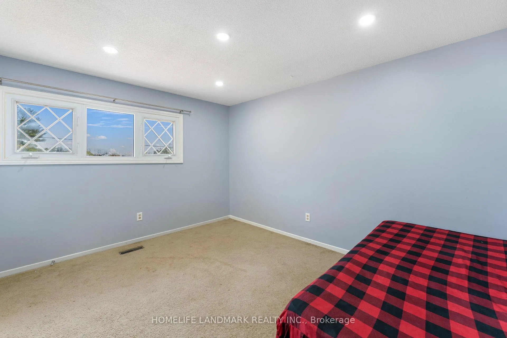 Photo 18 of 1416 Somerville Street, Oshawa, Samac — HOMEH