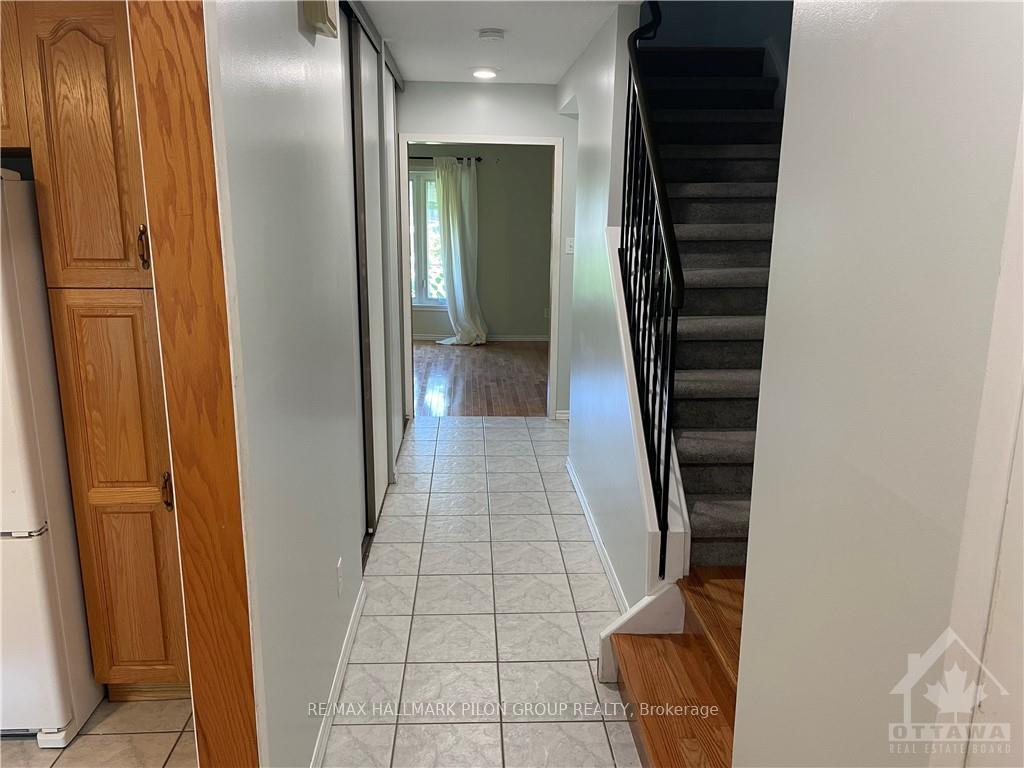 Photo 3 of 1606 Grey Nuns Drive, Ottawa, Convent Glen South — HOMEH