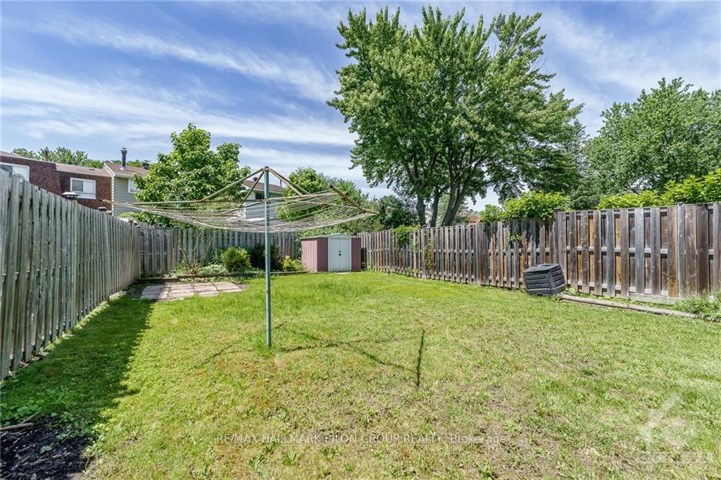 Photo 17 of 1606 Grey Nuns Drive, Ottawa, Convent Glen South — HOMEH