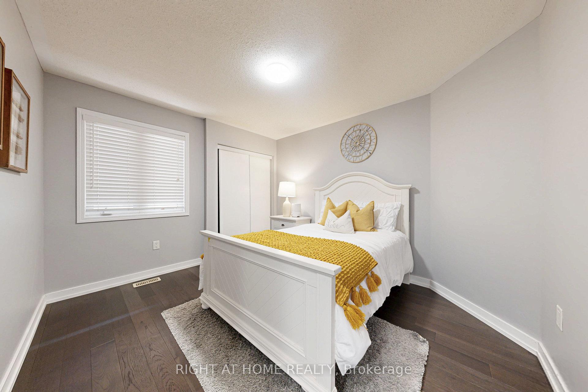 Photo 10 of 686 Bolingbroke Drive, Milton, Coates — HOMEH
