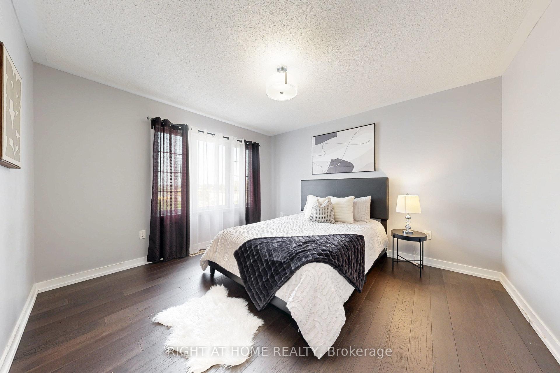 Photo 21 of 686 Bolingbroke Drive, Milton, Coates — HOMEH