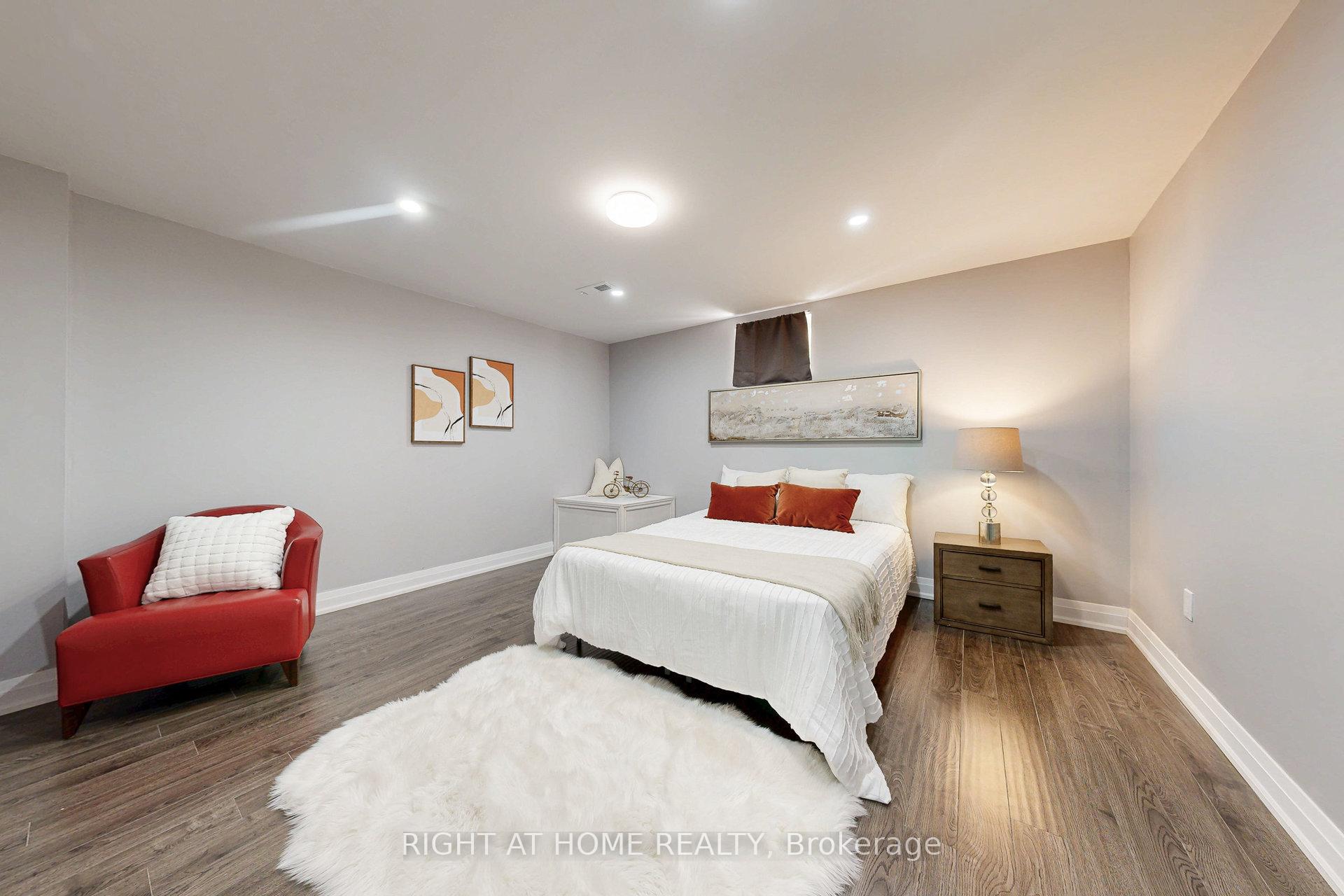 Photo 35 of 686 Bolingbroke Drive, Milton, Coates — HOMEH