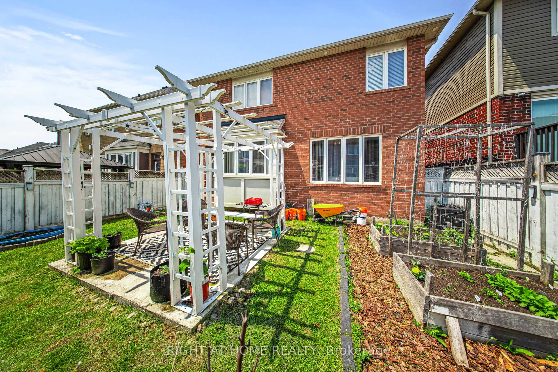 Photo 20 of 686 Bolingbroke Drive, Milton, Coates — HOMEH