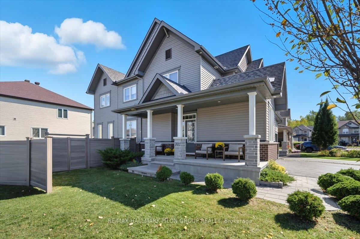 Photo 2 of 200 Enclave Walk, Ottawa, Mer Bleue/Bradley Estates/Anderson Park — HOMEH