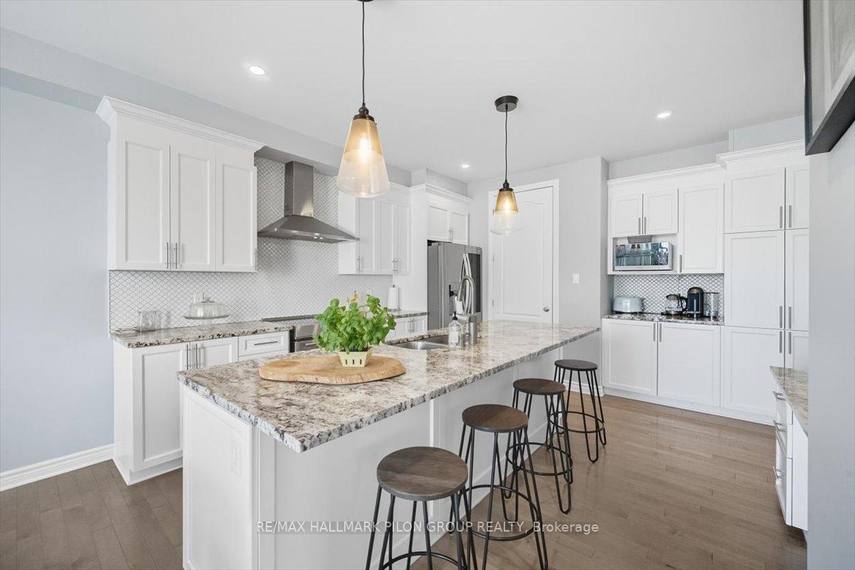 Photo 4 of 200 Enclave Walk, Ottawa, Mer Bleue/Bradley Estates/Anderson Park — HOMEH