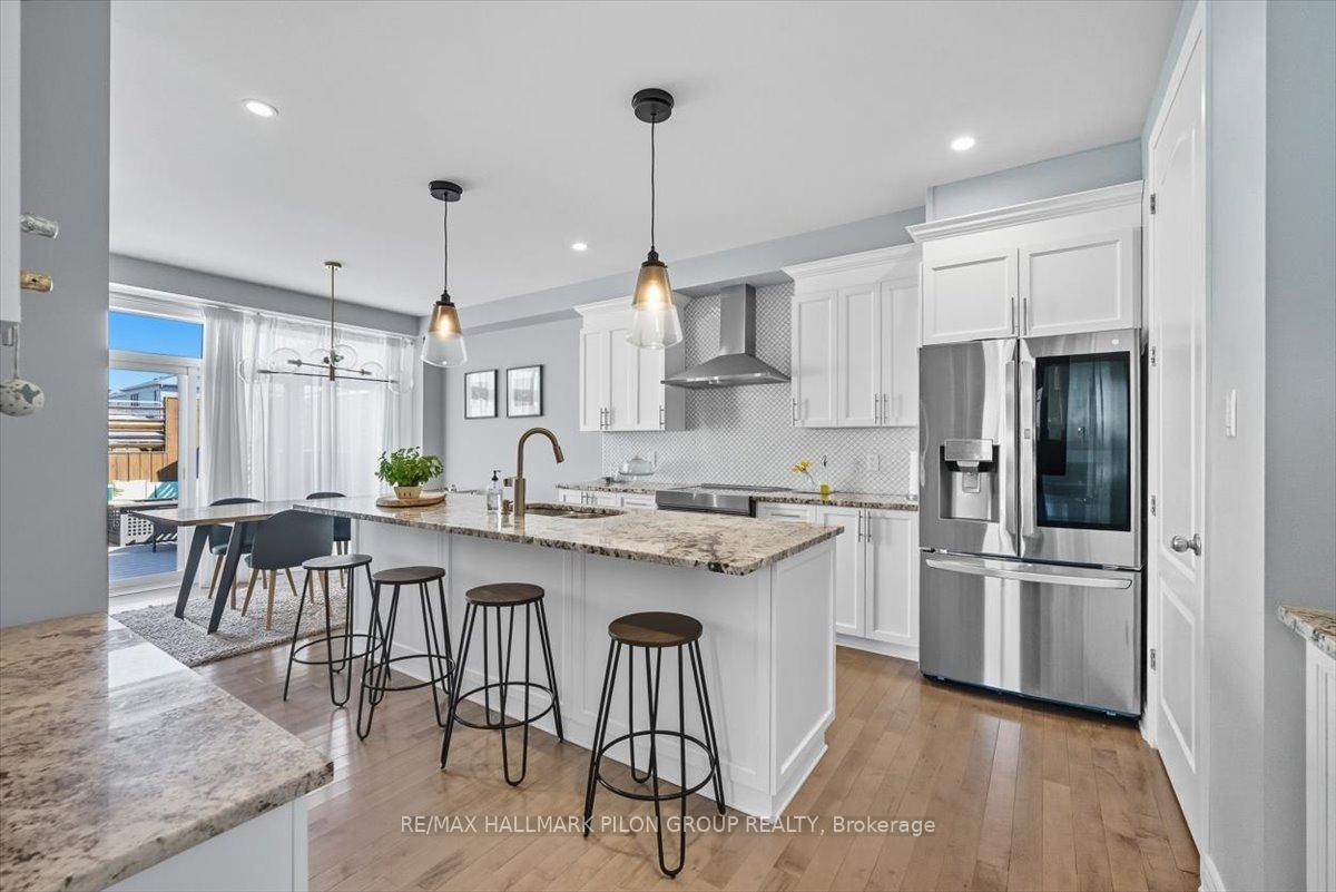 Photo 5 of 200 Enclave Walk, Ottawa, Mer Bleue/Bradley Estates/Anderson Park — HOMEH
