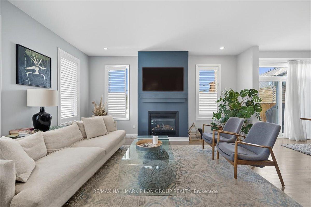 Photo 10 of 200 Enclave Walk, Ottawa, Mer Bleue/Bradley Estates/Anderson Park — HOMEH