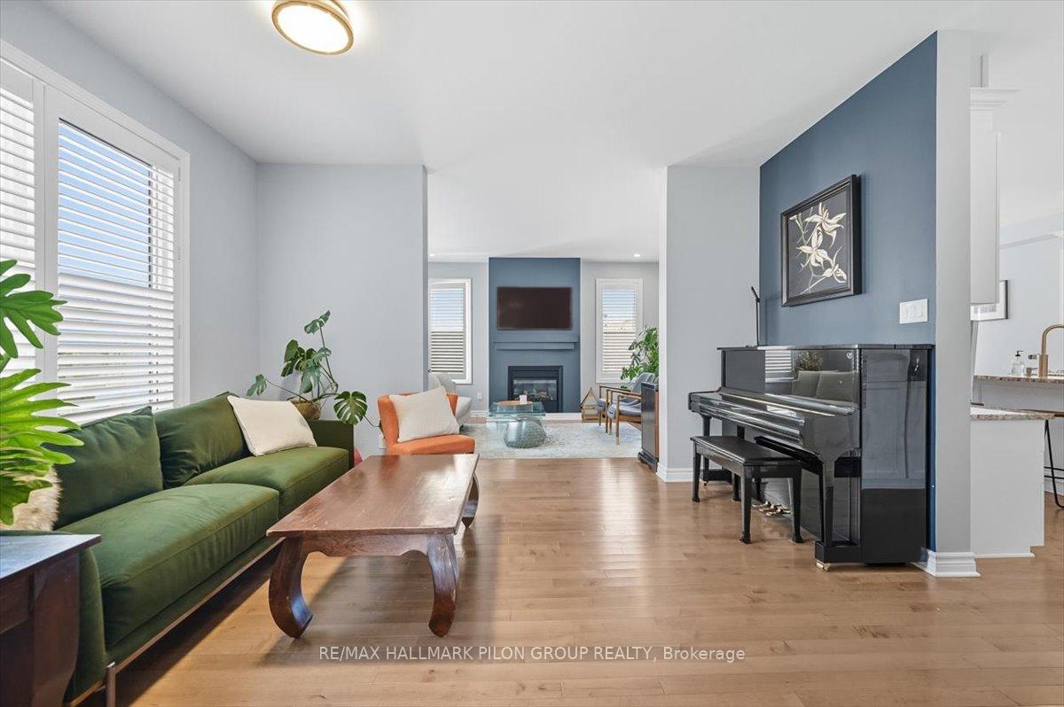 Photo 12 of 200 Enclave Walk, Ottawa, Mer Bleue/Bradley Estates/Anderson Park — HOMEH