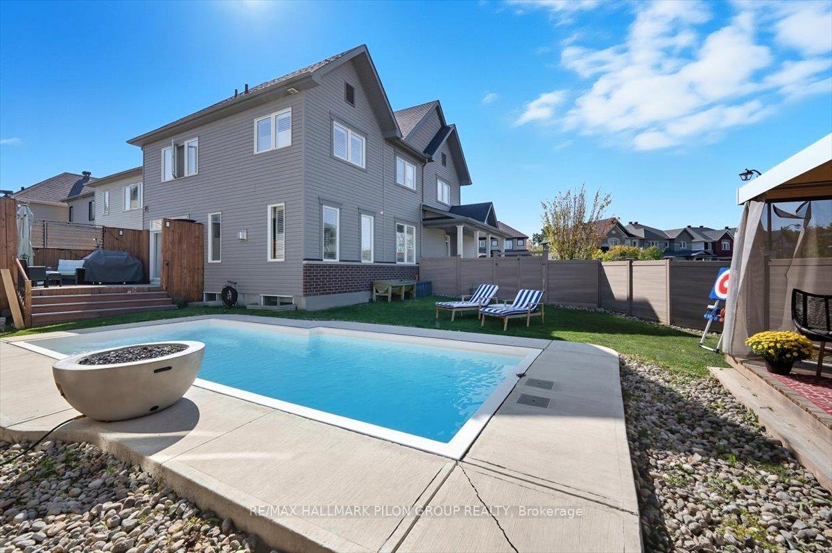 Photo 31 of 200 Enclave Walk, Ottawa, Mer Bleue/Bradley Estates/Anderson Park — HOMEH