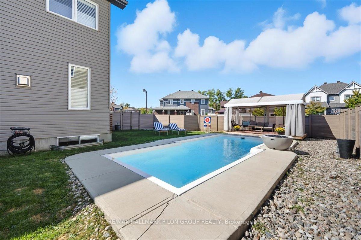 Photo 32 of 200 Enclave Walk, Ottawa, Mer Bleue/Bradley Estates/Anderson Park — HOMEH