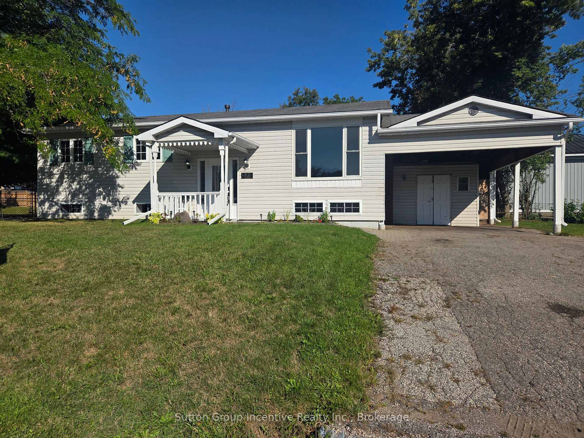 Photo 1 of 424 Raymond Avenue, Orillia — HOMEH