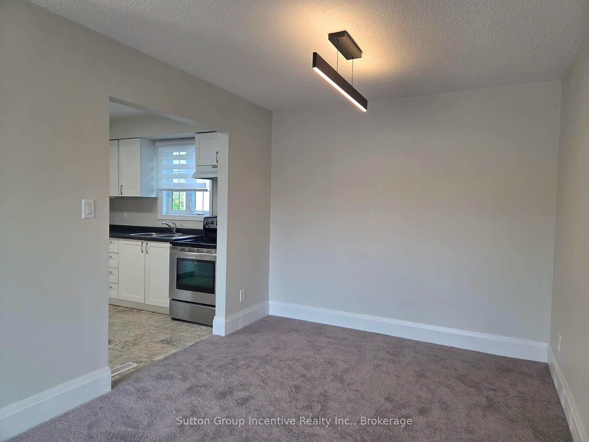 Photo 9 of 424 Raymond Avenue, Orillia — HOMEH