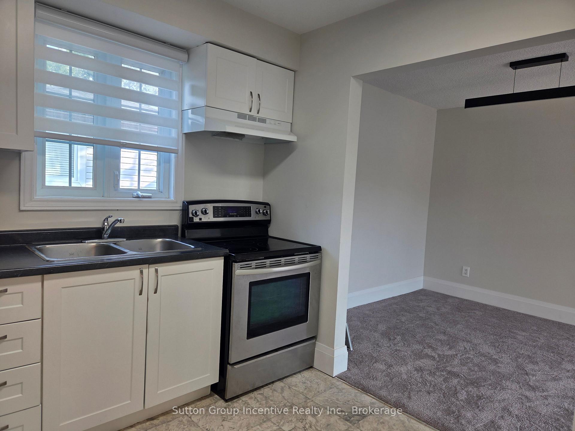 Photo 11 of 424 Raymond Avenue, Orillia — HOMEH