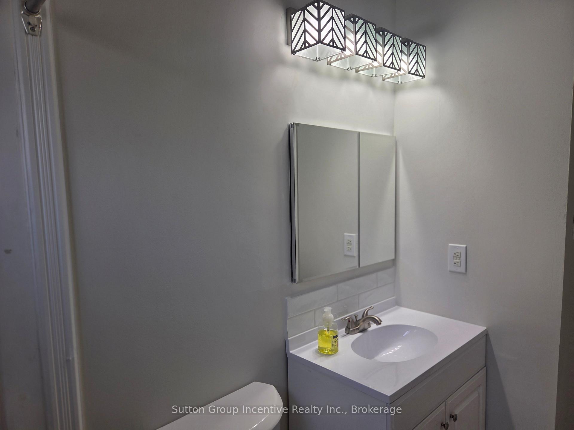 Photo 15 of 424 Raymond Avenue, Orillia — HOMEH