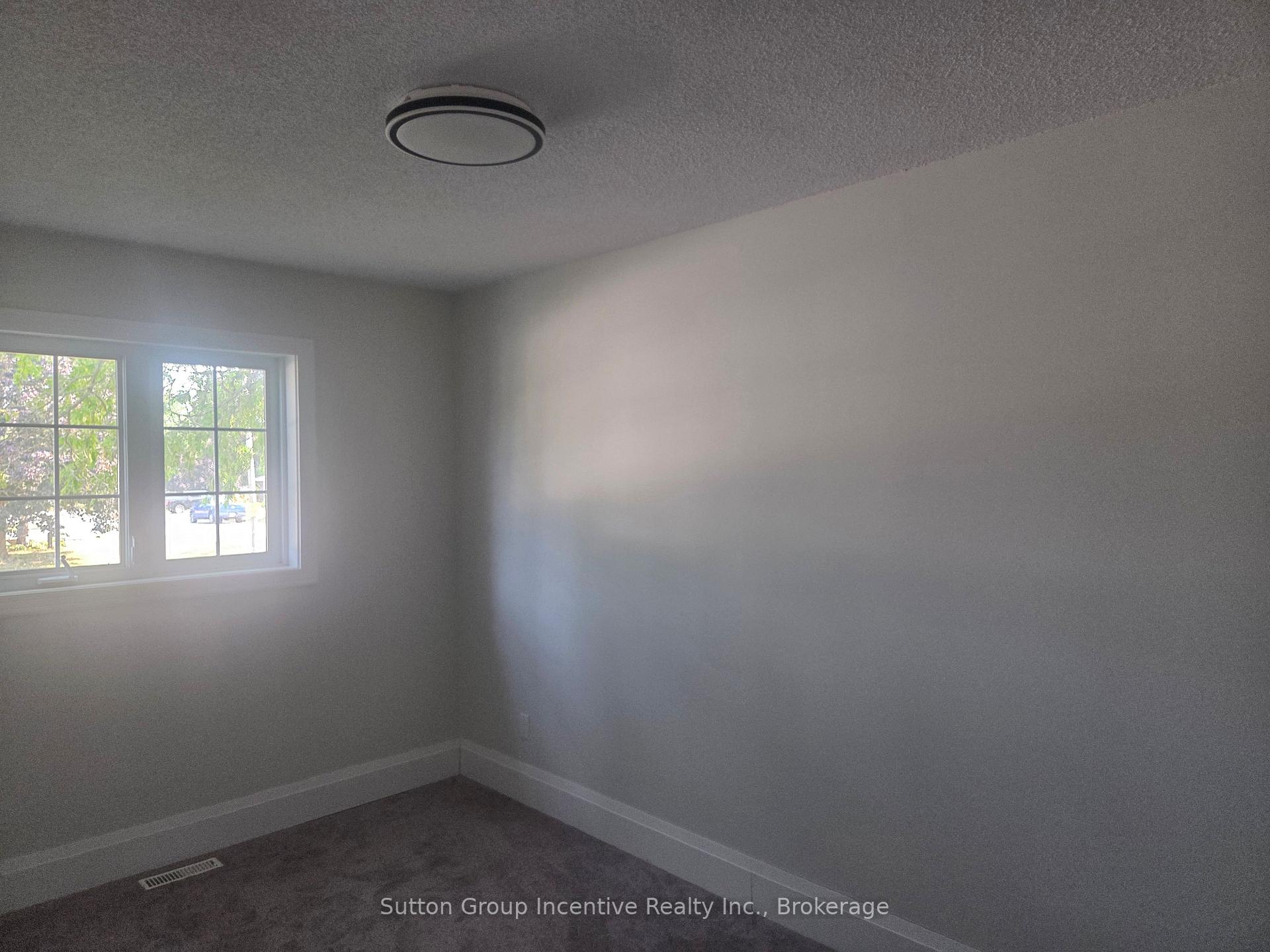 Photo 19 of 424 Raymond Avenue, Orillia — HOMEH
